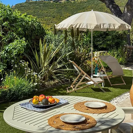 Bord De Avec Jardin Dans Ancienne * Saint-Mandrier-sur-Mer